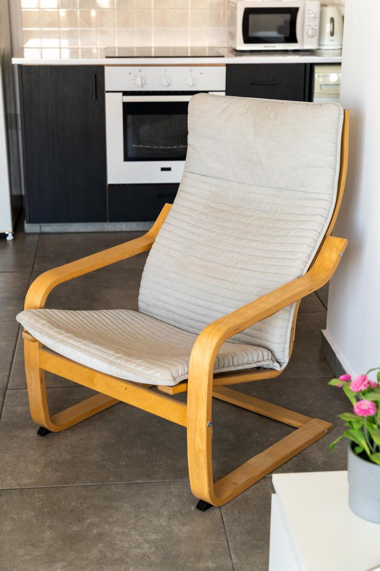 Blu Mackenzie 1 Bdr Flat With Pool Lägenhet Larnaca Exteriör bild